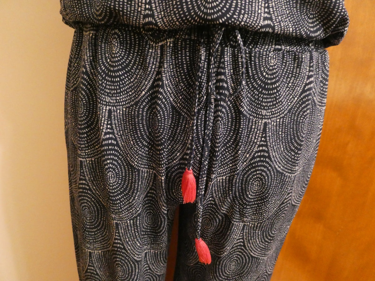 Hatley Women's Sleeveless Jumpsuit S/P Black White Print Tassel Tie Stretch EUC