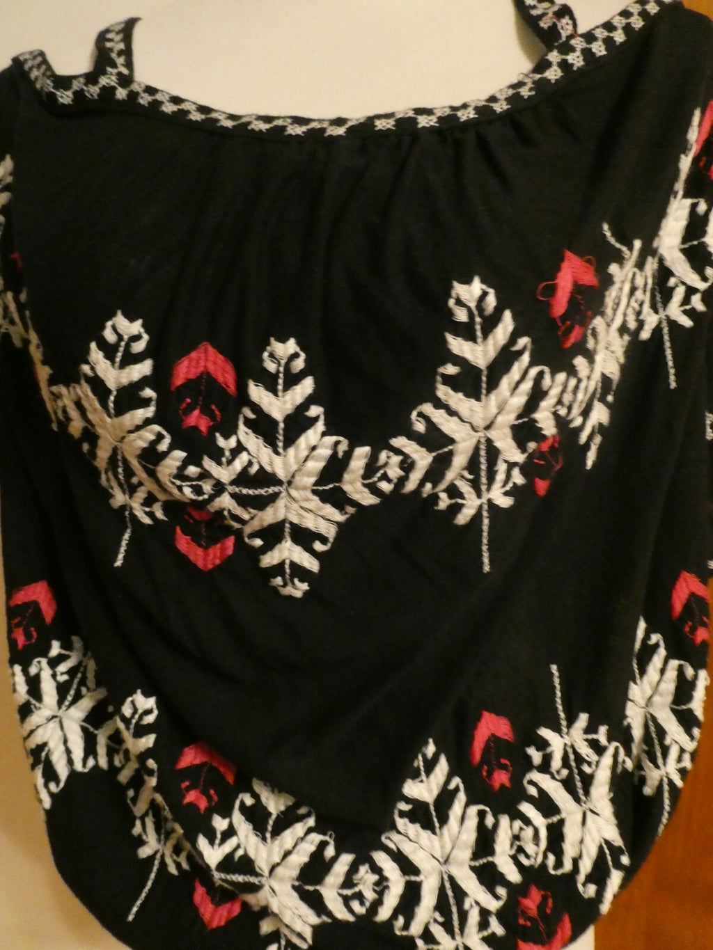 Free People women's black embroidered open shoulder viscose top small (fits M) 