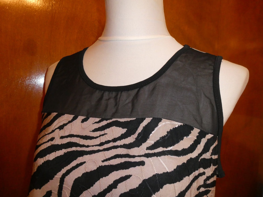 Roz & Ali Women’s MP Zebra Animal Print Sleeveless Layered Top Black Beige USA