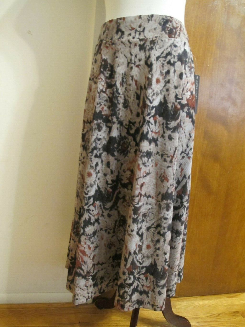 Jones New York Collection women's gray multi color lightweight skirt Medium