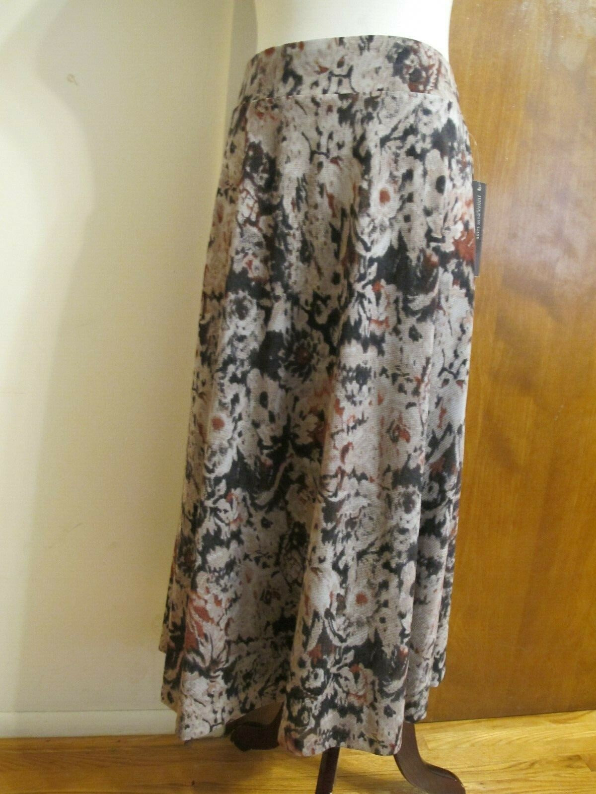 Jones New York Collection women's gray multi color lightweight skirt Medium