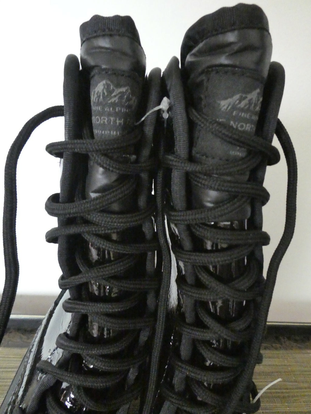 The North Face authentic women's black waterproof lace-up boots sz 7