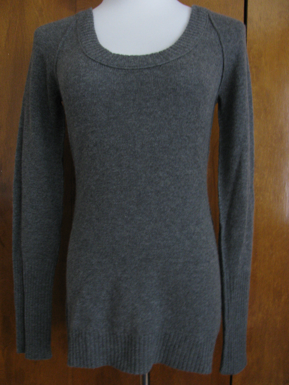 Aqua Women’s Gray Cashmere Boat Neck Back Detailed Sweater New