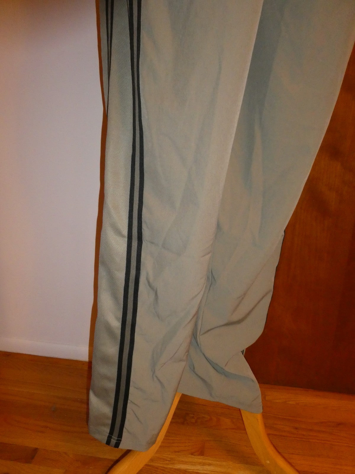 NBA Olive Green Walk Off Jogger Pants Men’s Large Athletic Track Pants Zip Hem