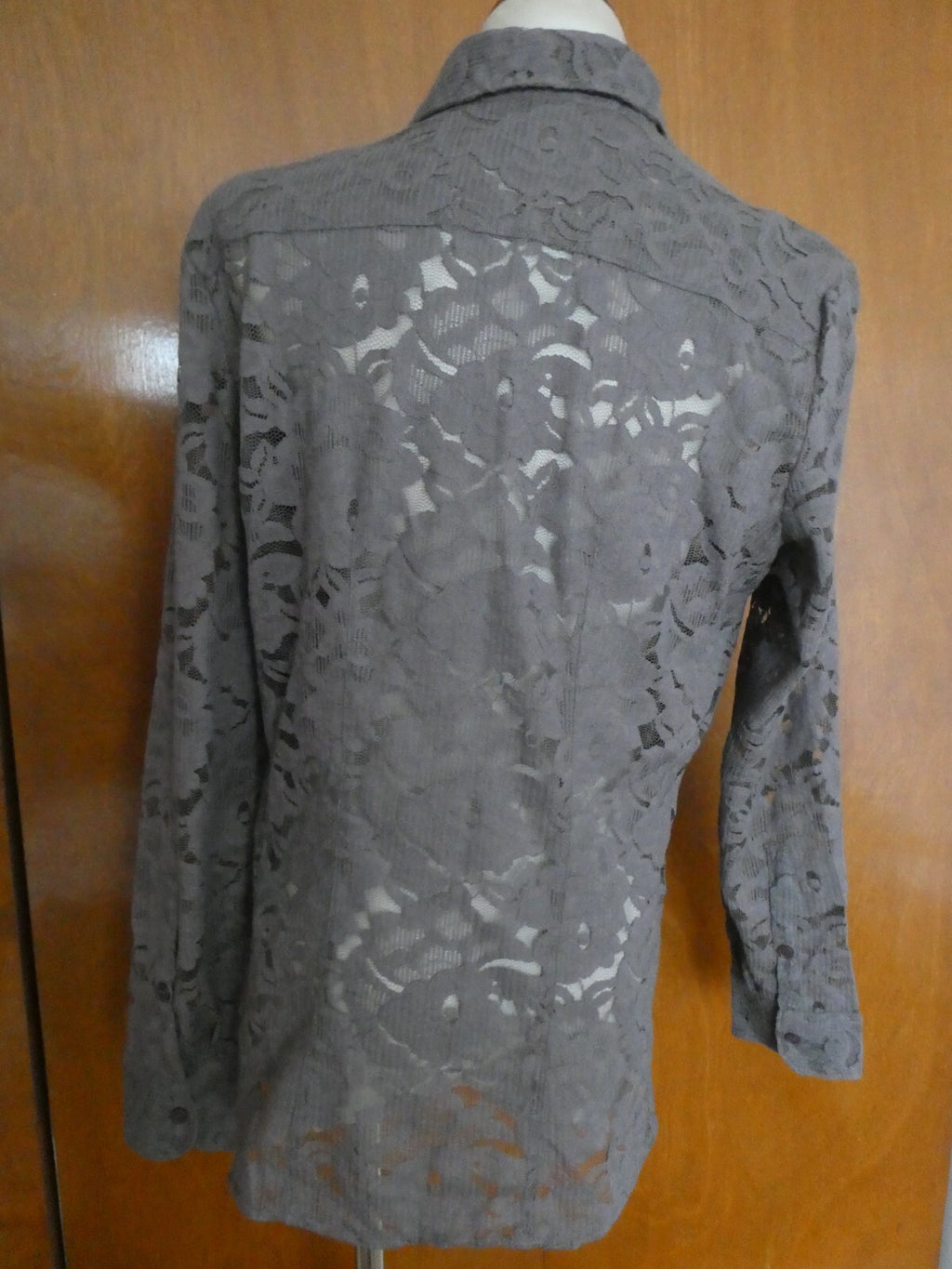 New York & Company women's gray fabric craft embroidered blouse Large