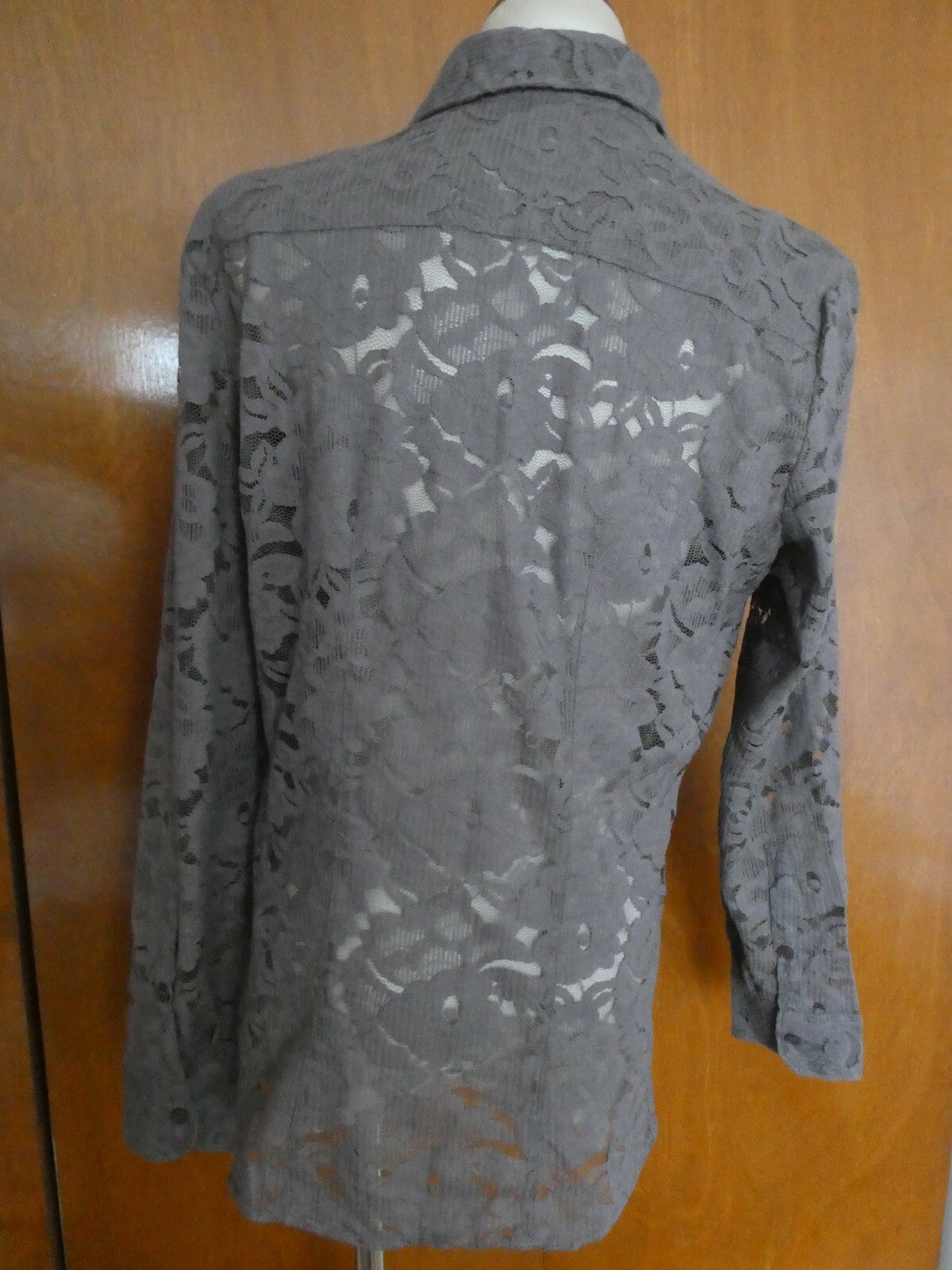 New York & Company women's gray fabric craft embroidered blouse Large