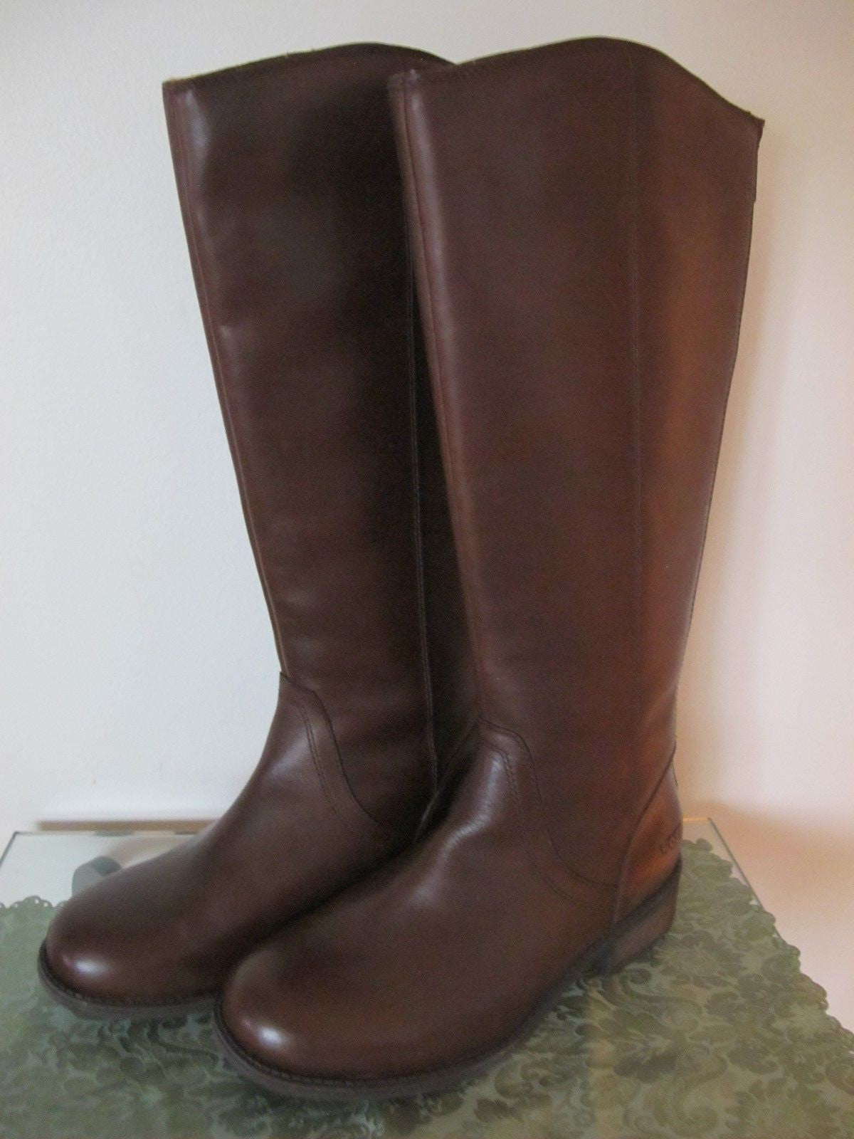 Ugg Australia women brown water resistant leather upper tall New boots 7