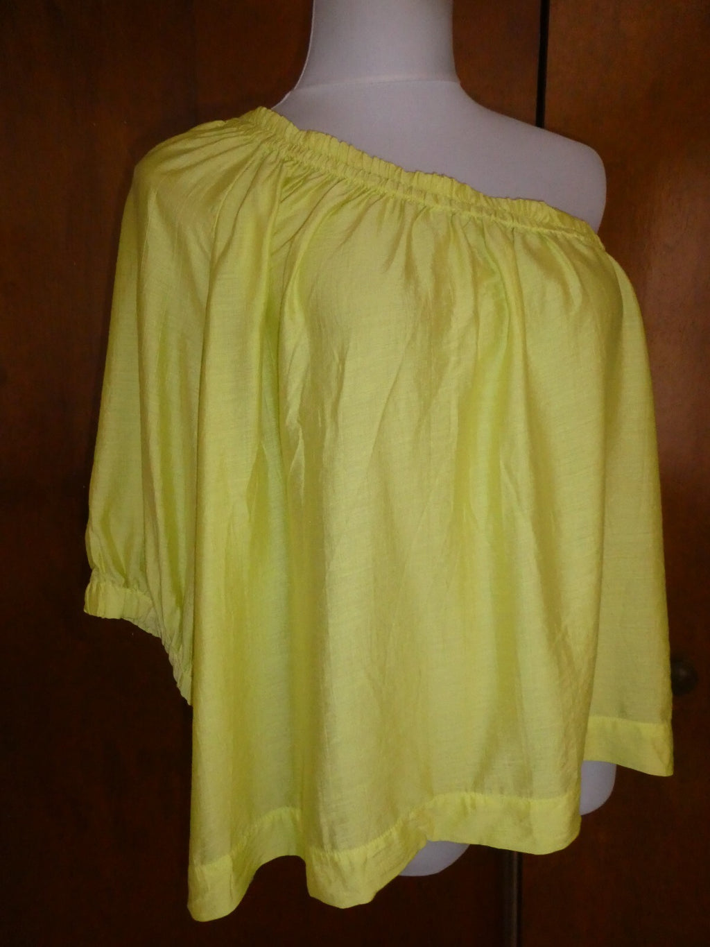 Anthropologie Maeve Women’s Canary Yellow Shoulder Top Blouse Medium, Large