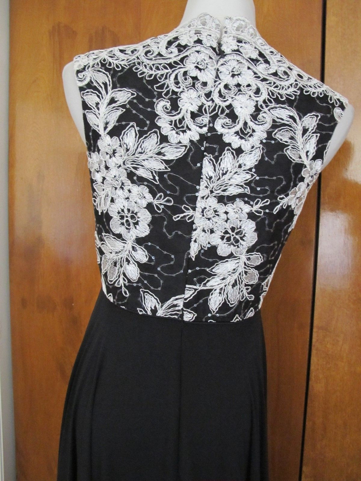 Aidan Mattox Women's Black Detailed Floral Lace Evening Maxi A-line Dress 4 New