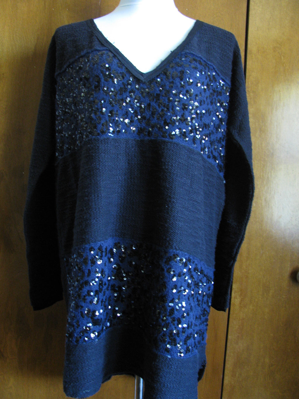 Free People women's navy long embellished long sleeves sweater size medium New