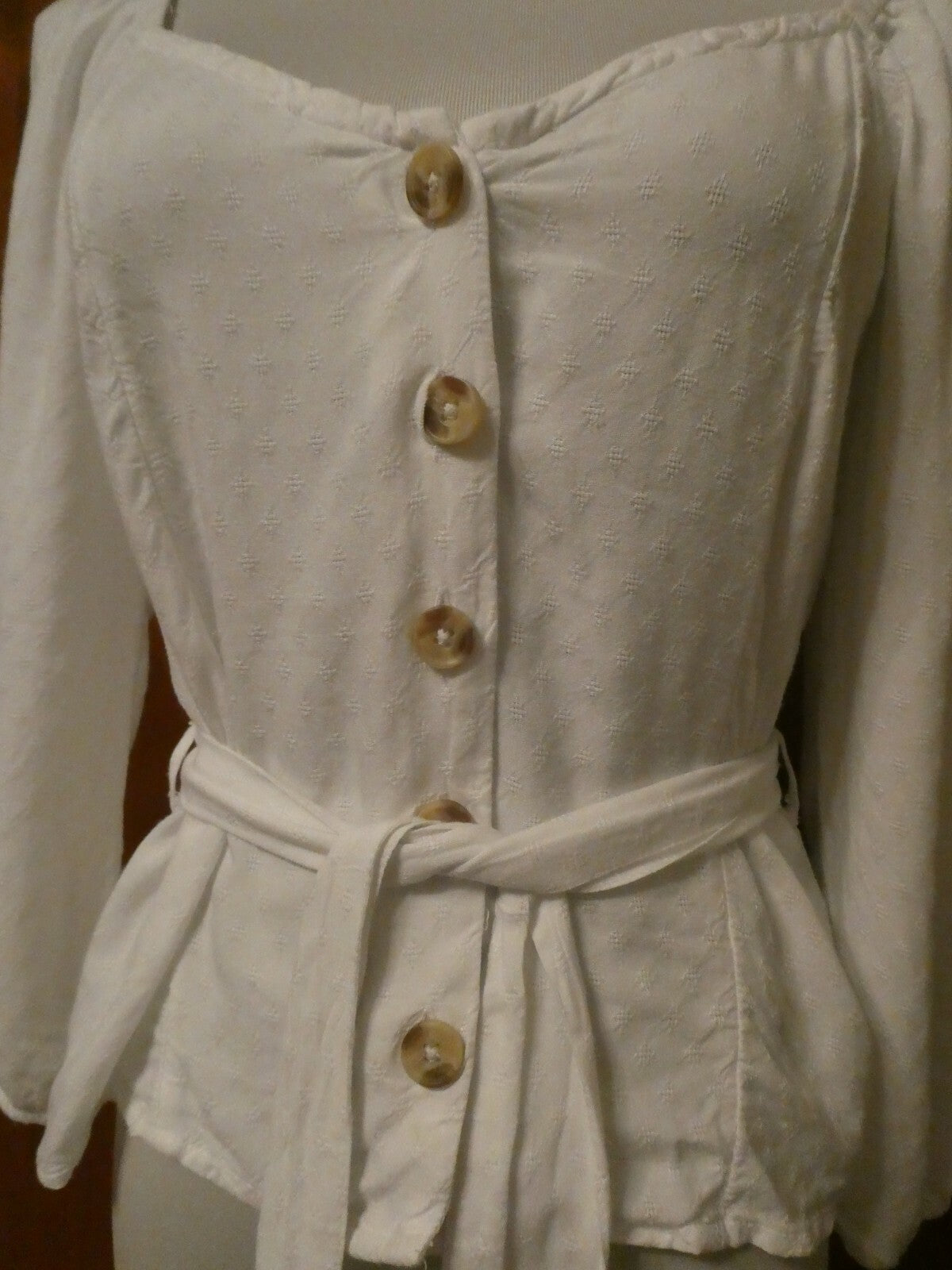 Abercrombie & Fitch women’s 100% viscose white top 