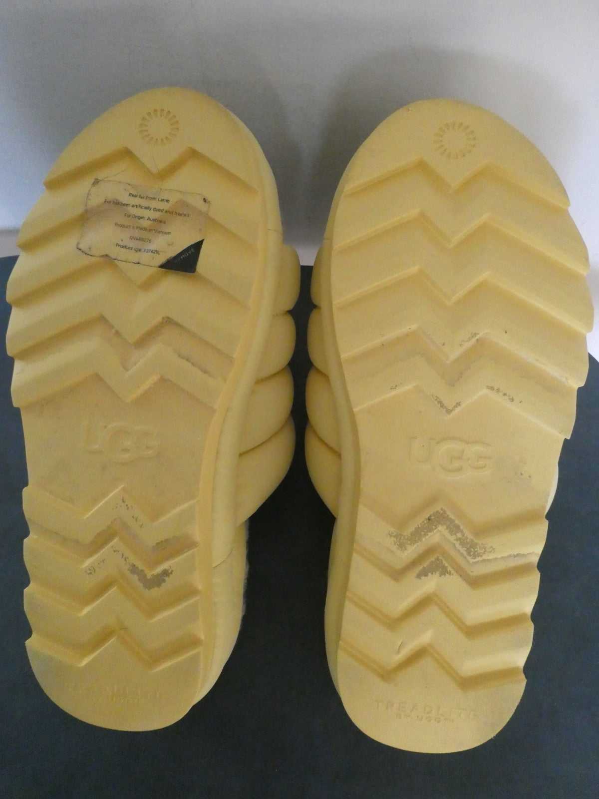 UGG Women Banana Yellow Maxi Sheepskin Platform Slide Women Size US 11