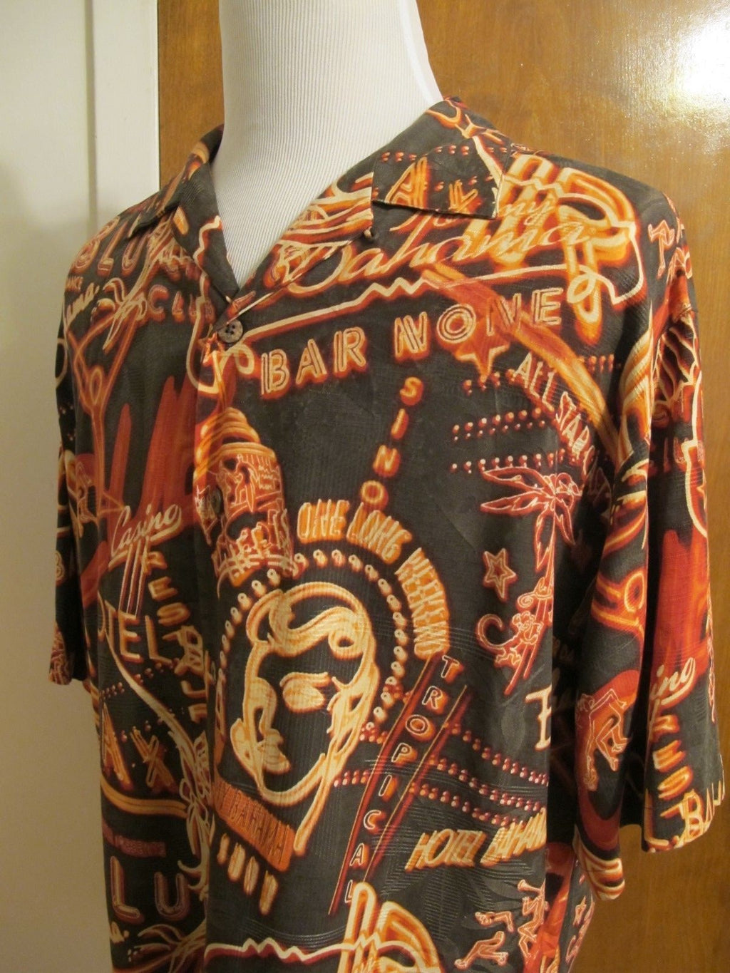 Tommy Bahama Mens Beach Silk Multi Color Brown Red Shirt short sleeves Large