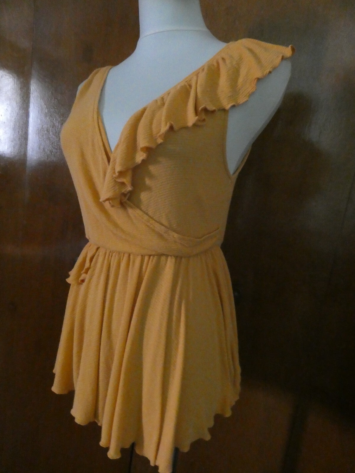 Free People women's yellow sleeveless rayon top medium 