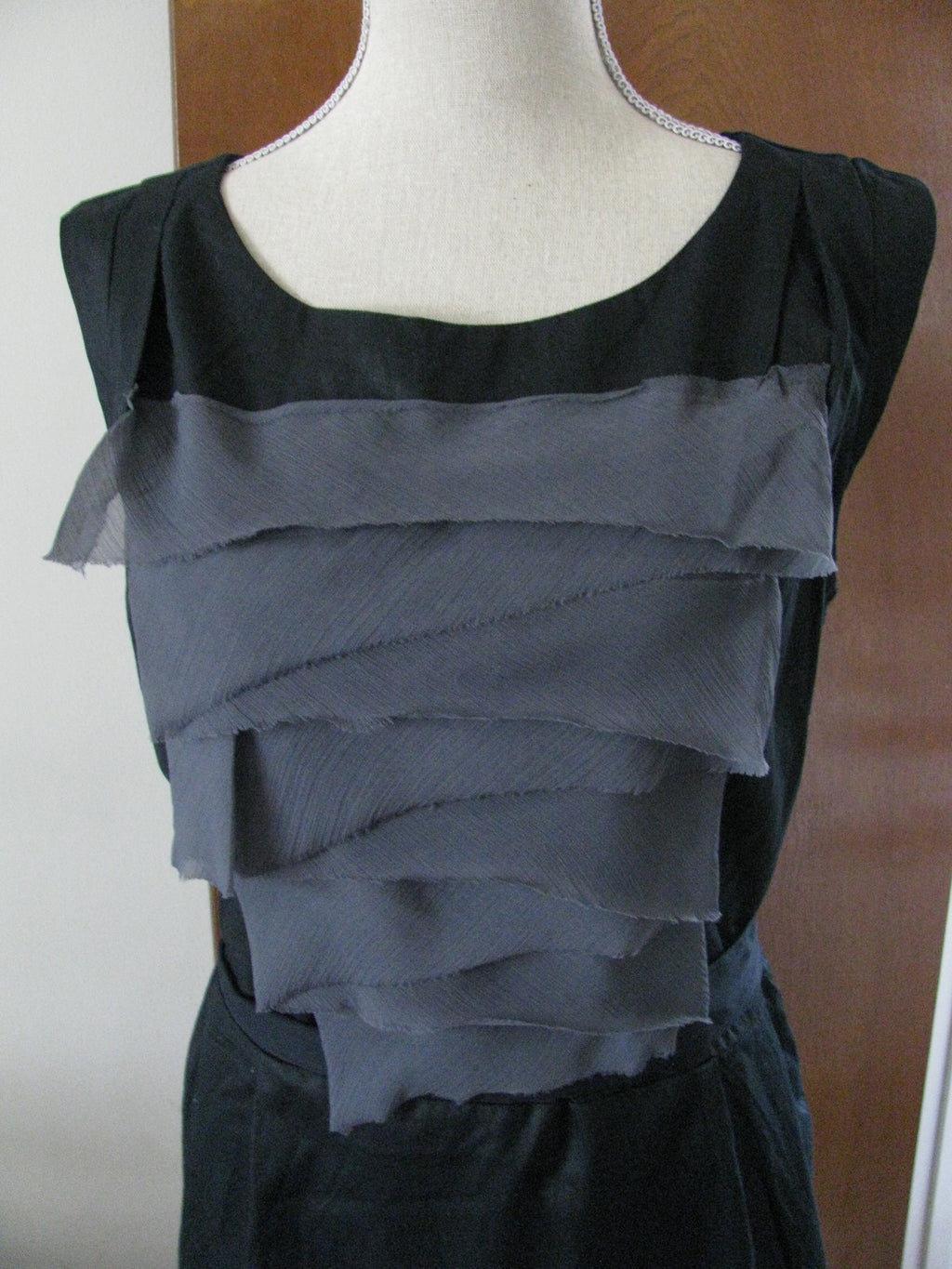 Gap Women's Black Gray Tencel Cotton  Cascade front dress Size 12 New