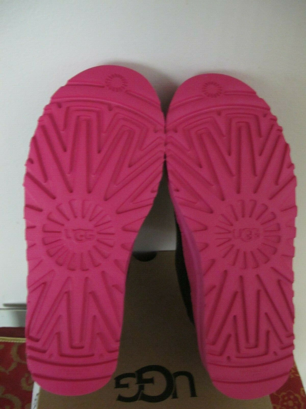 Ugg Australia Women’s Highland Sneakers Black/Rose US 6.5, 7, 7.5, 8, 8.5 