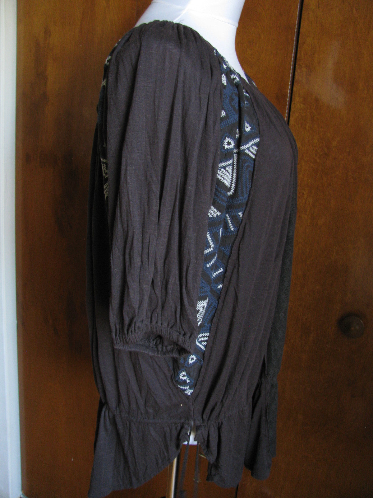 Free People women's dark gray embroidered top small fits medium 