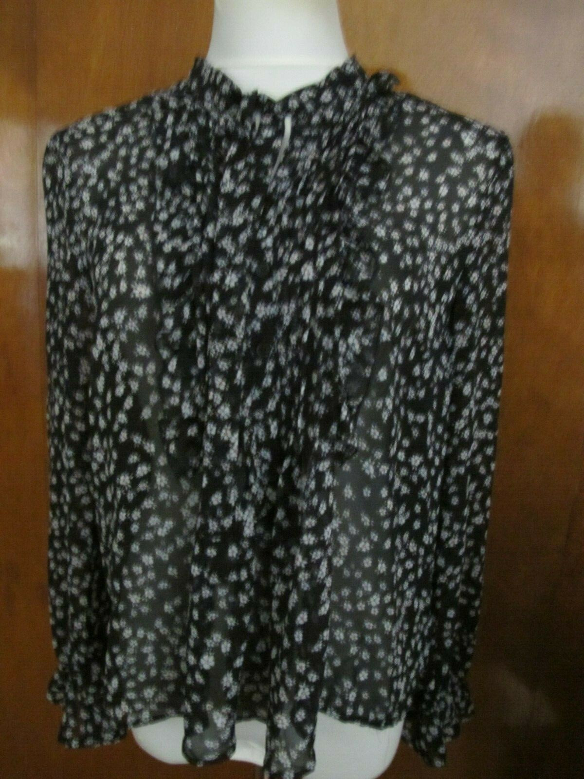 Express women's black multi color long sleeves detailed top size large (Fits M)