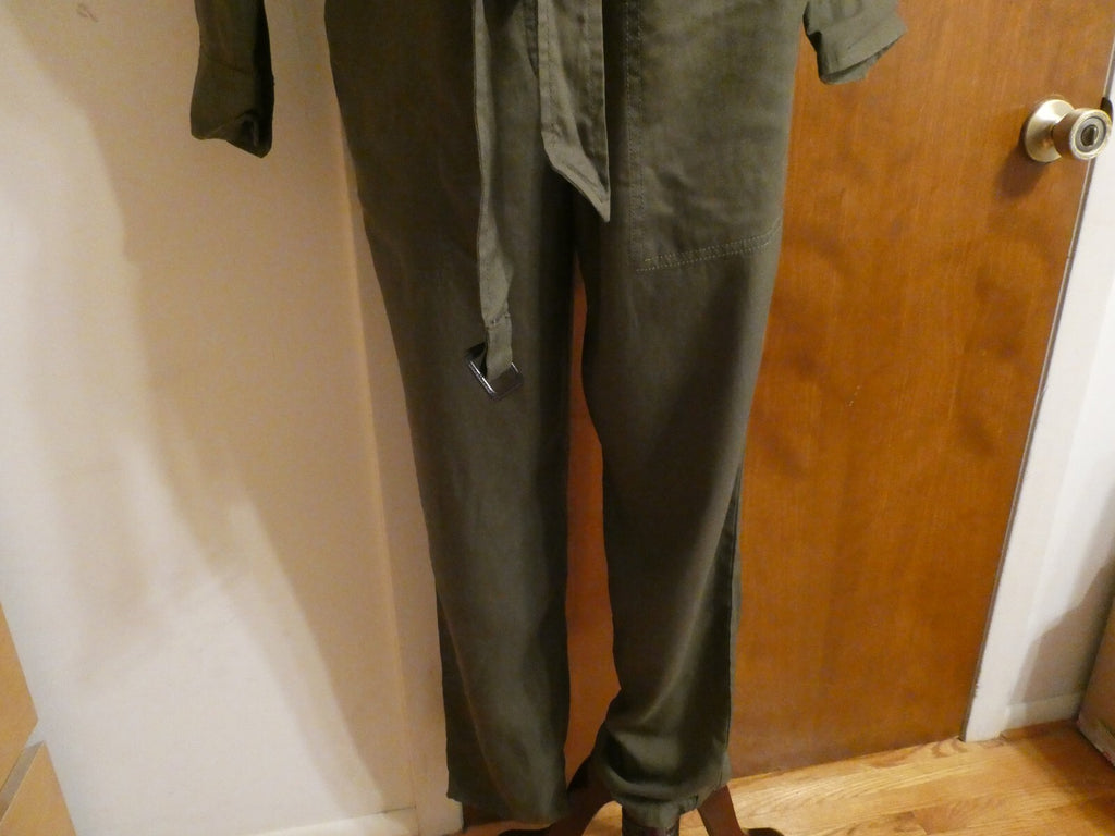Gap women’s army green long sleeves lyocell jumpsuit size Medium, Large