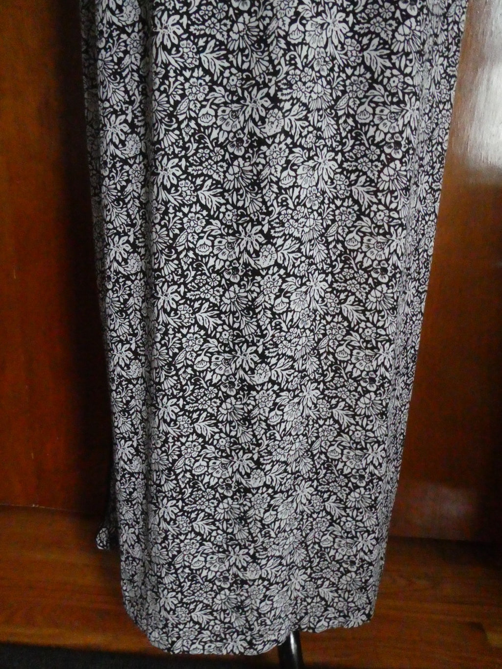 Maxi Dress Size S Black White Floral Sleeveless Elastic Waist LOFT Size Small