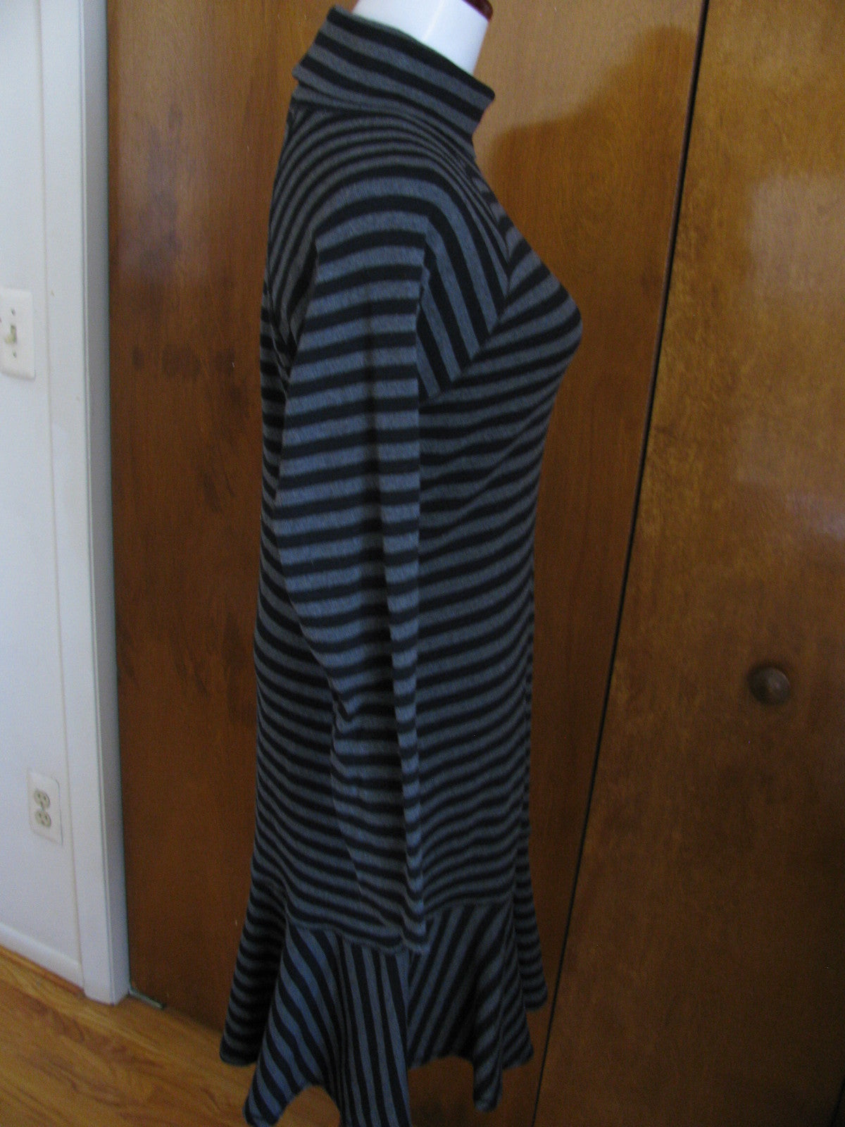 Lauren Jeans CO Women's black gray turtleneck dress size Medium 