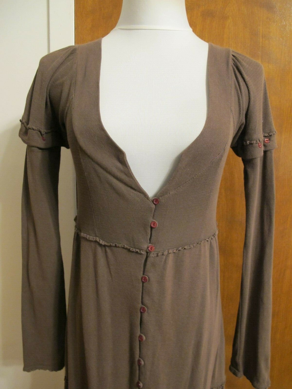 LaRok Women's brown buttoned dress w/buttoned sleeves Small 