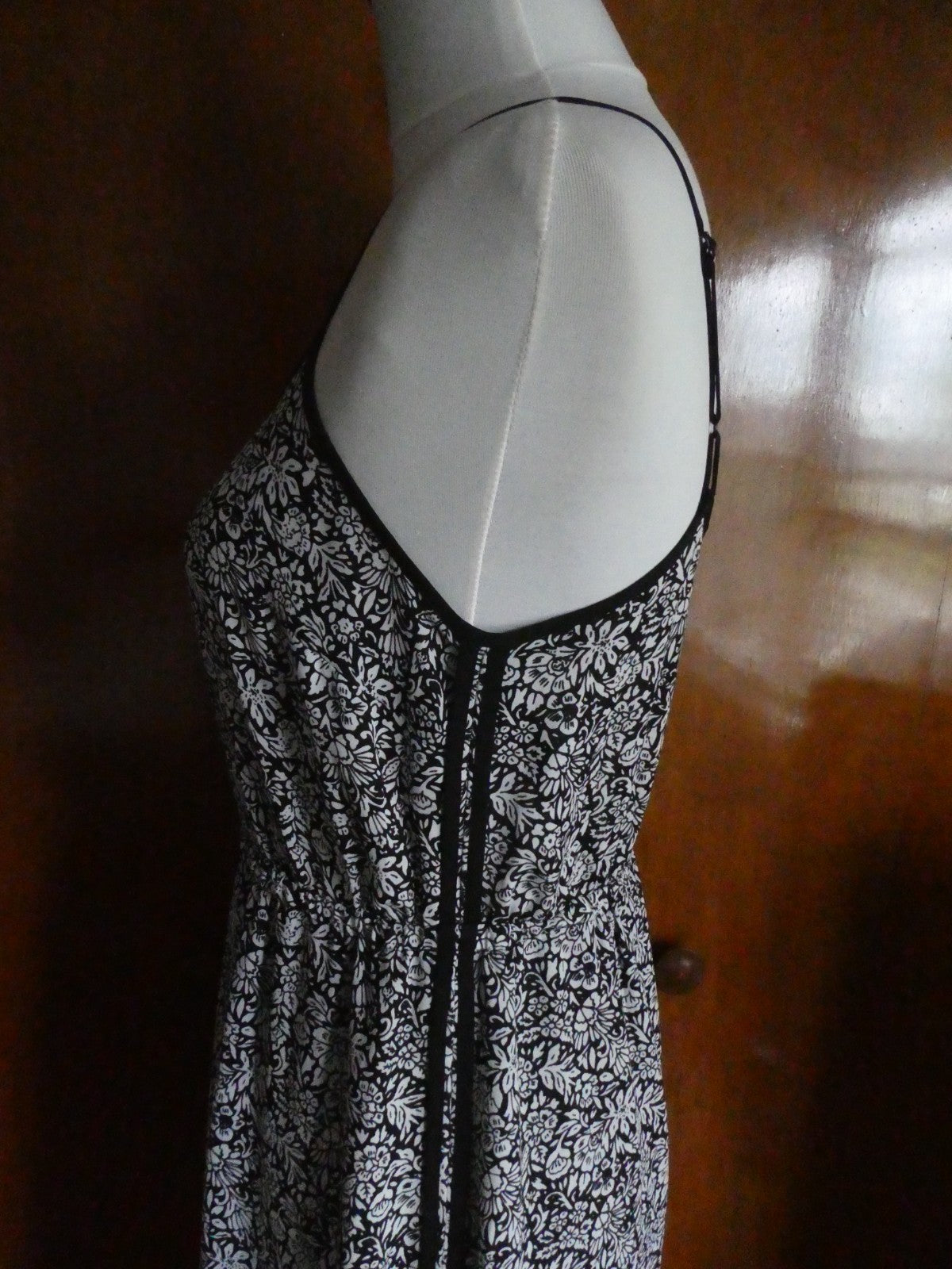 Maxi Dress Size S Black White Floral Sleeveless Elastic Waist LOFT Size Small