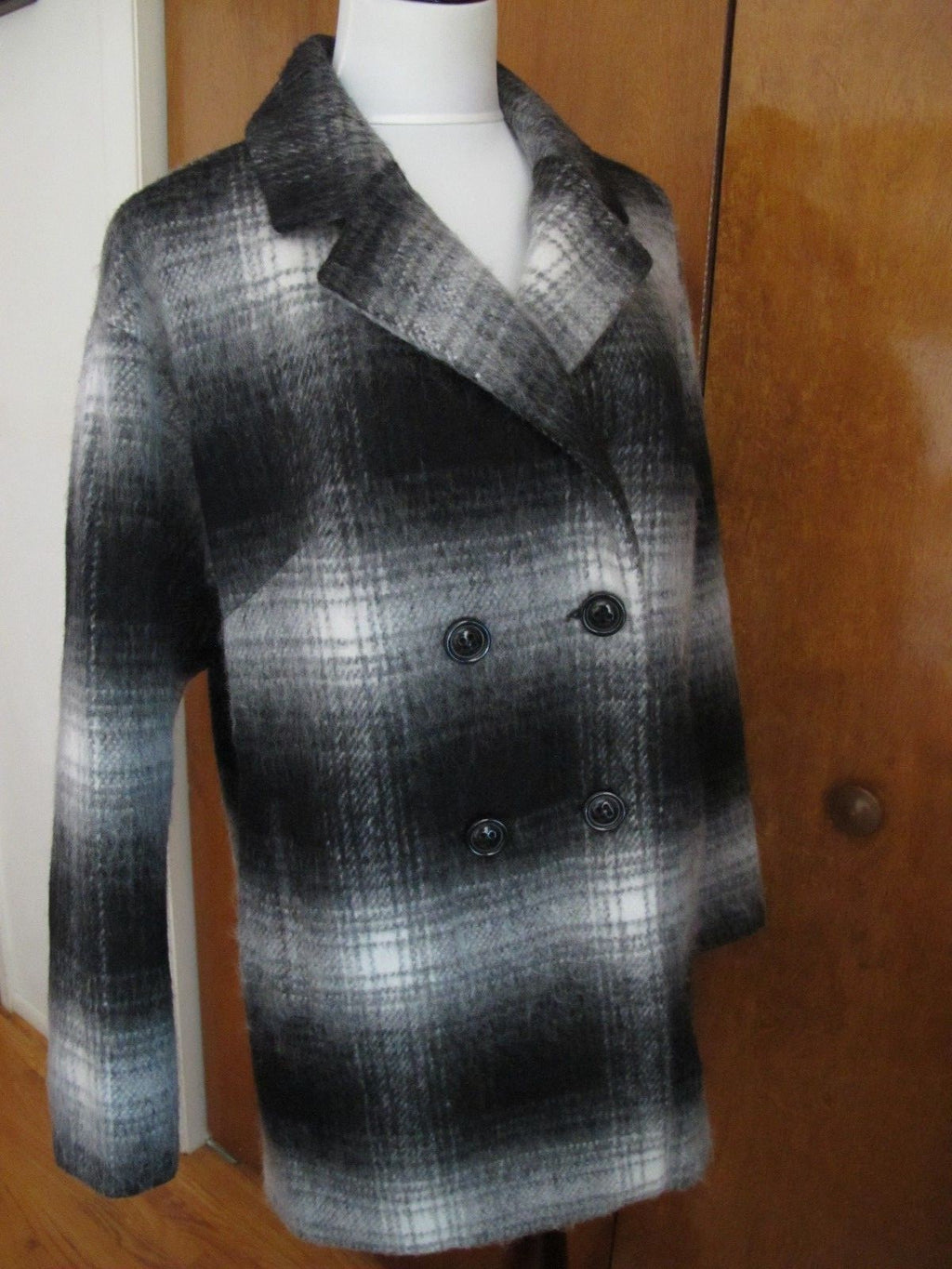 Wildflower Women’s black white Basic Jacket Coat Size Medium NWT fits Large