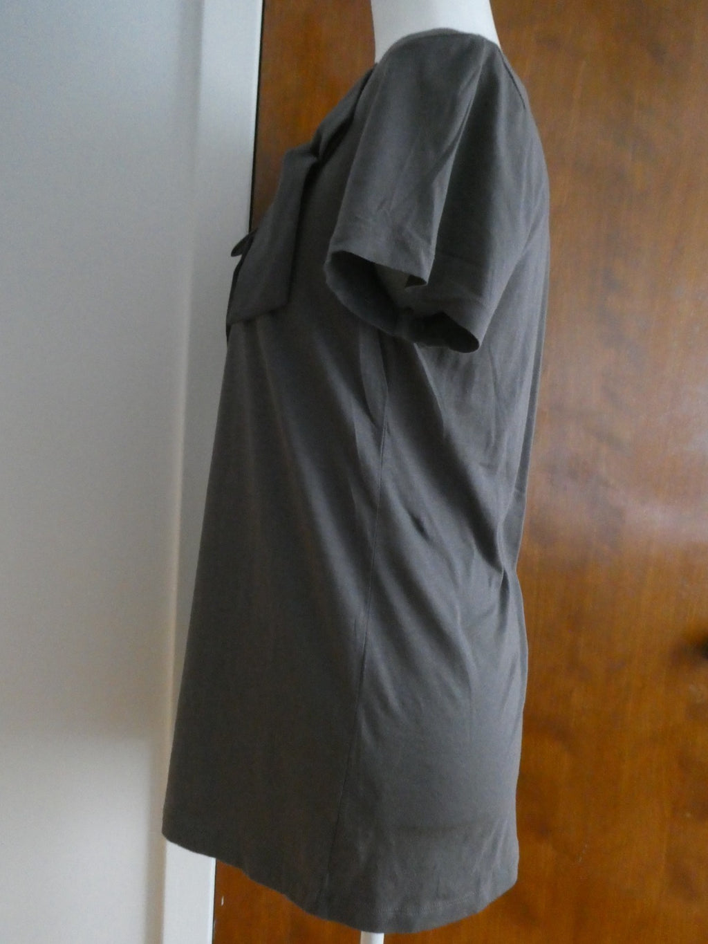 Gap women’s gray bow detailed cotton/modal decorated short sleeve top size Large