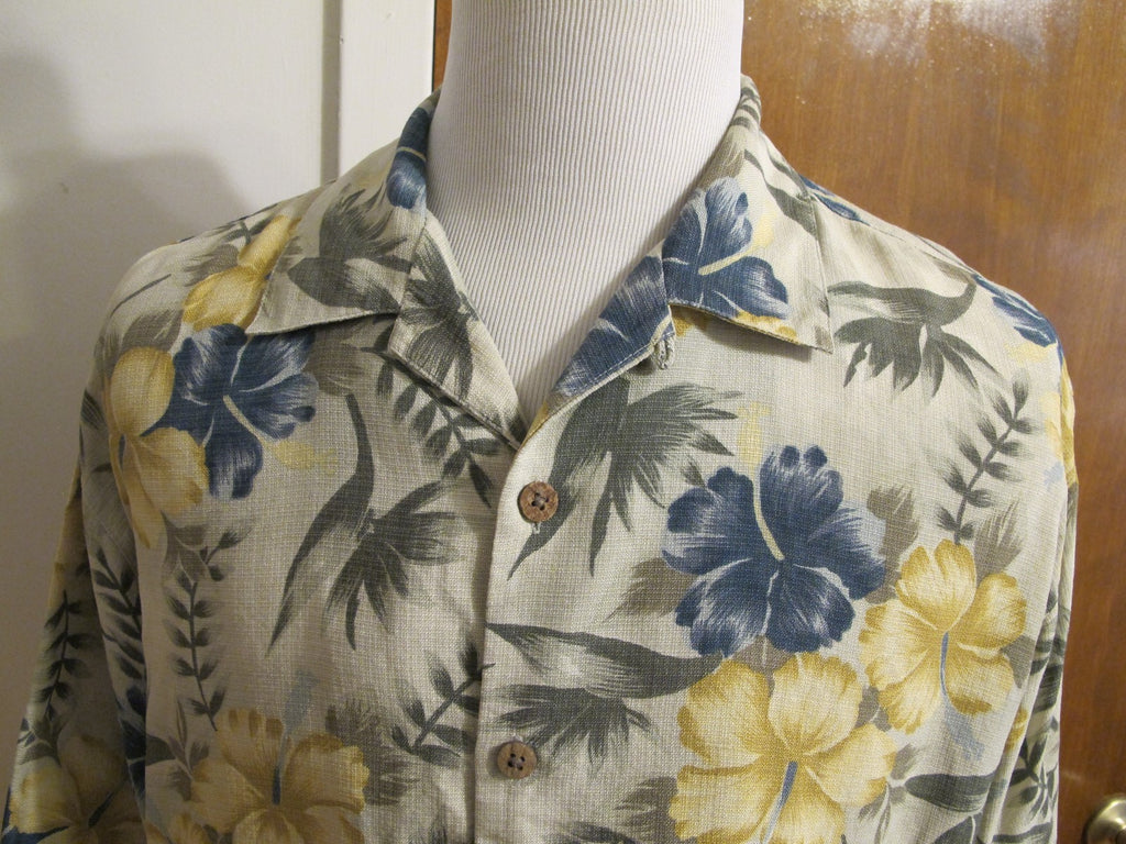 Tommy Bahama Men's Silk Multi Color Blue Yellow Green Shirt Size Large Very Nice