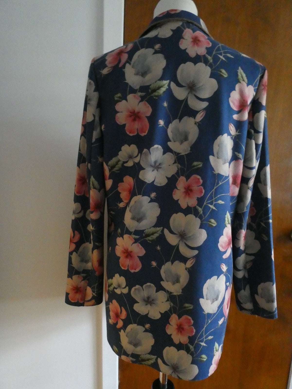 Solitaire Women's Small Floral Blazer Blue Pink Open Front Polyester Jacket