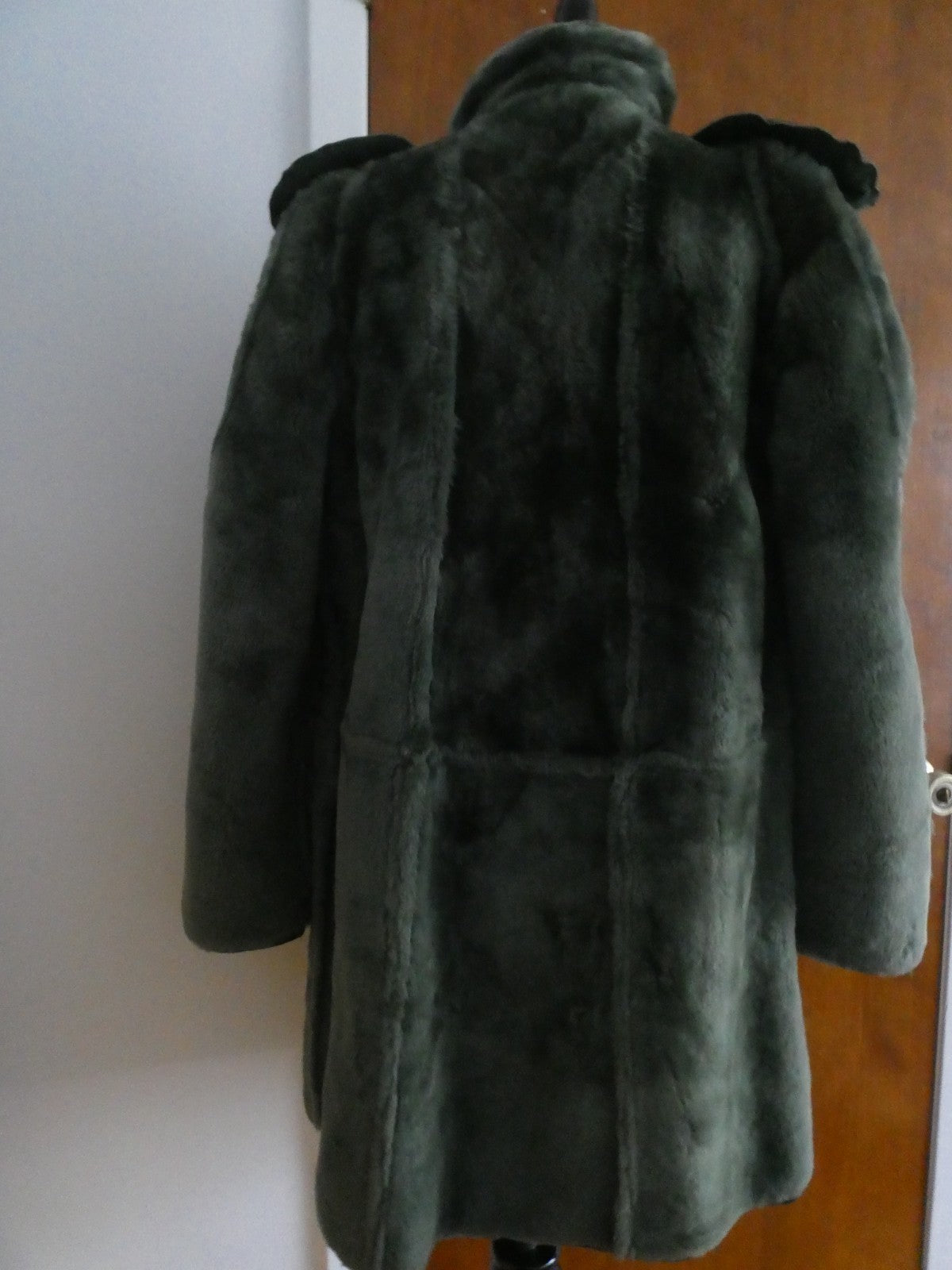 Women's Green Shearling Sheepskin Mid Long Winter Coat Made In Spain Size 10 NWT