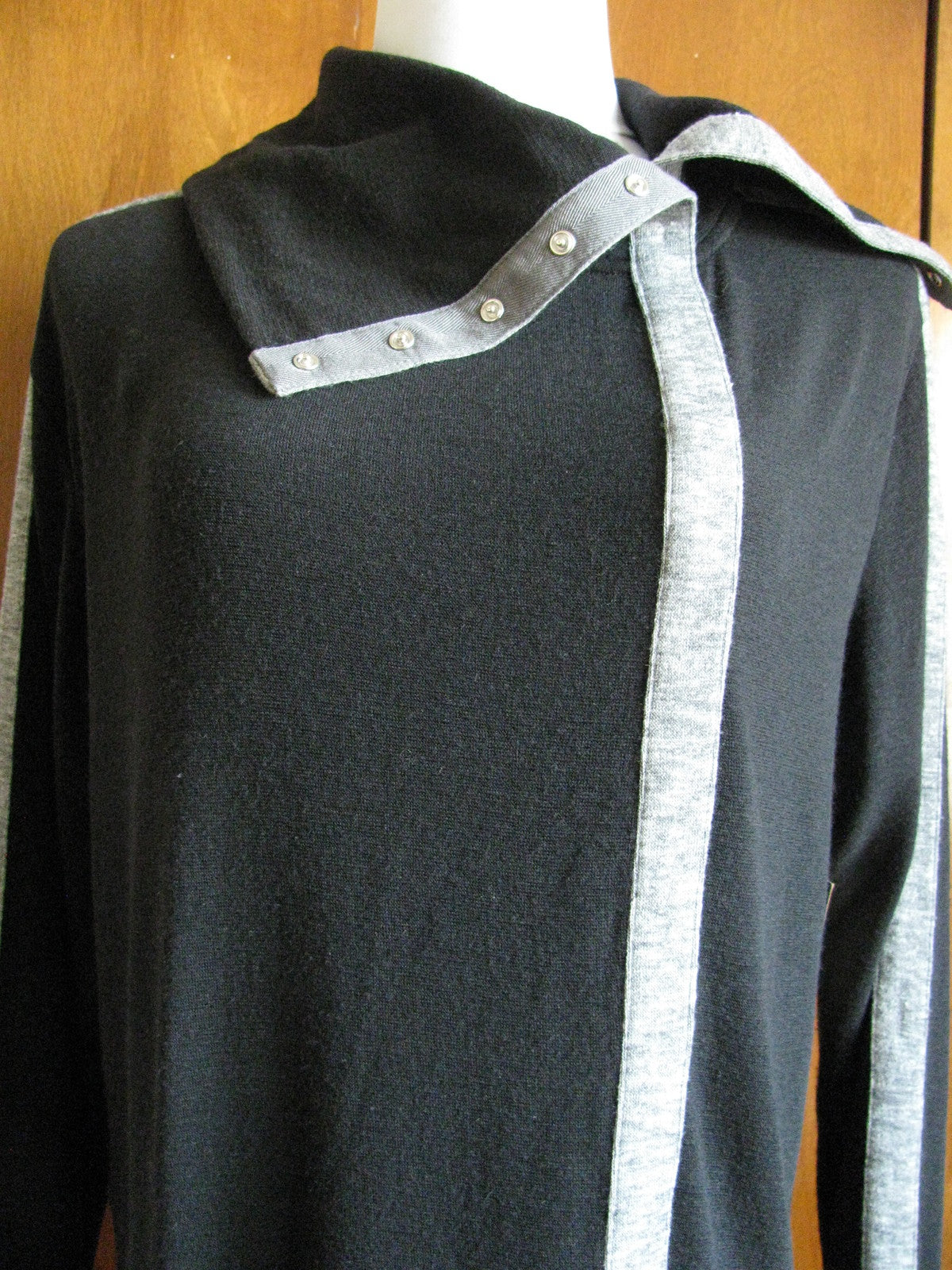Rachel Roy women’s black gray sweater dress with snaps closures New