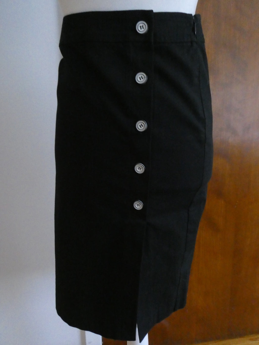 Bebe Black Pencil Skirt Button Front Lined Cotton Knee Length Chic Size 2
