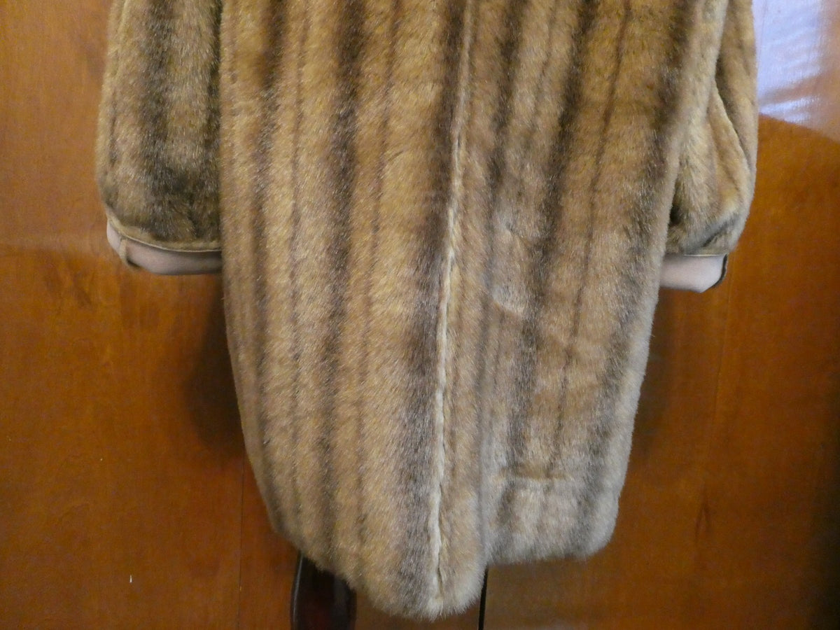 Jones New York Women’s Beige Faux Fur Reversible Hooded Winter Coat Size Large