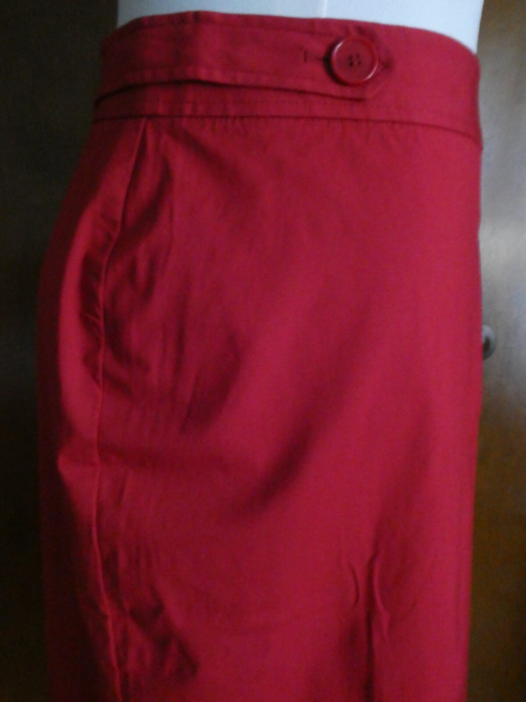 Ann Taylor women's red crimson stylish rayon skirt size 12 