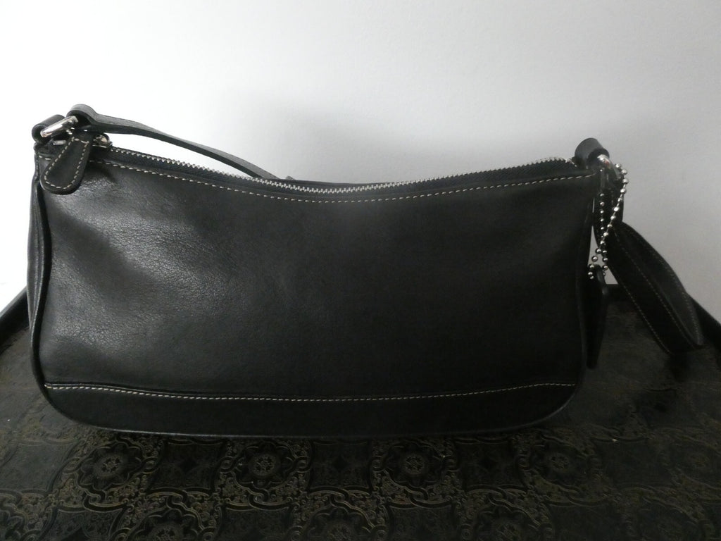 Authentic Coach vintage black purse shoulder handbag D3P-7587