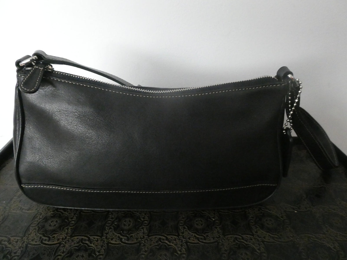 Authentic Coach vintage black purse shoulder handbag D3P-7587