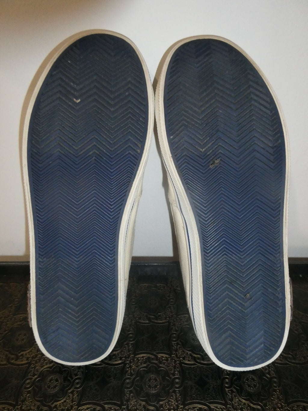 UGG Women’s Ivory Slip On Sneakers Size 5 US