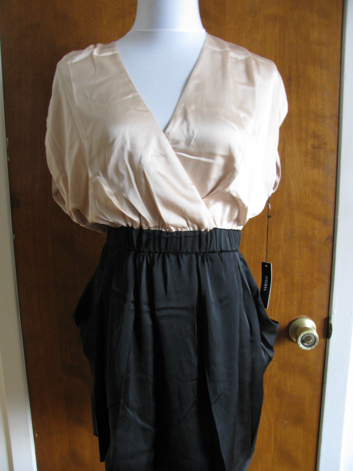 Vertigo women’s lined beige/black satin tunic dress 