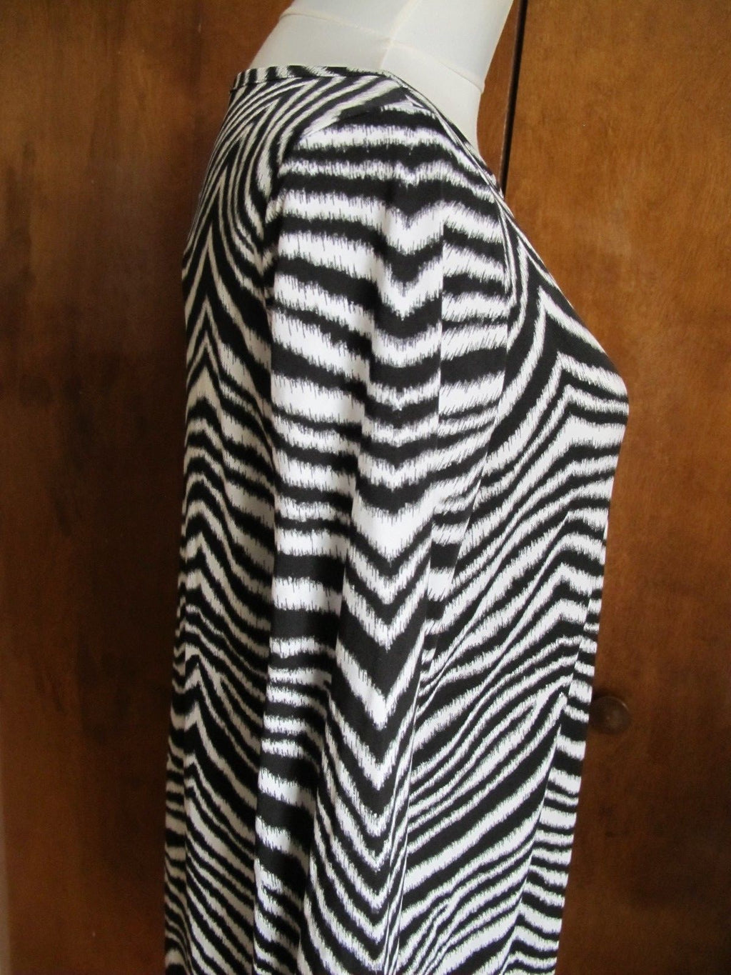 Michael Kors women’s black white blue boat neck jersey shift dress Large 