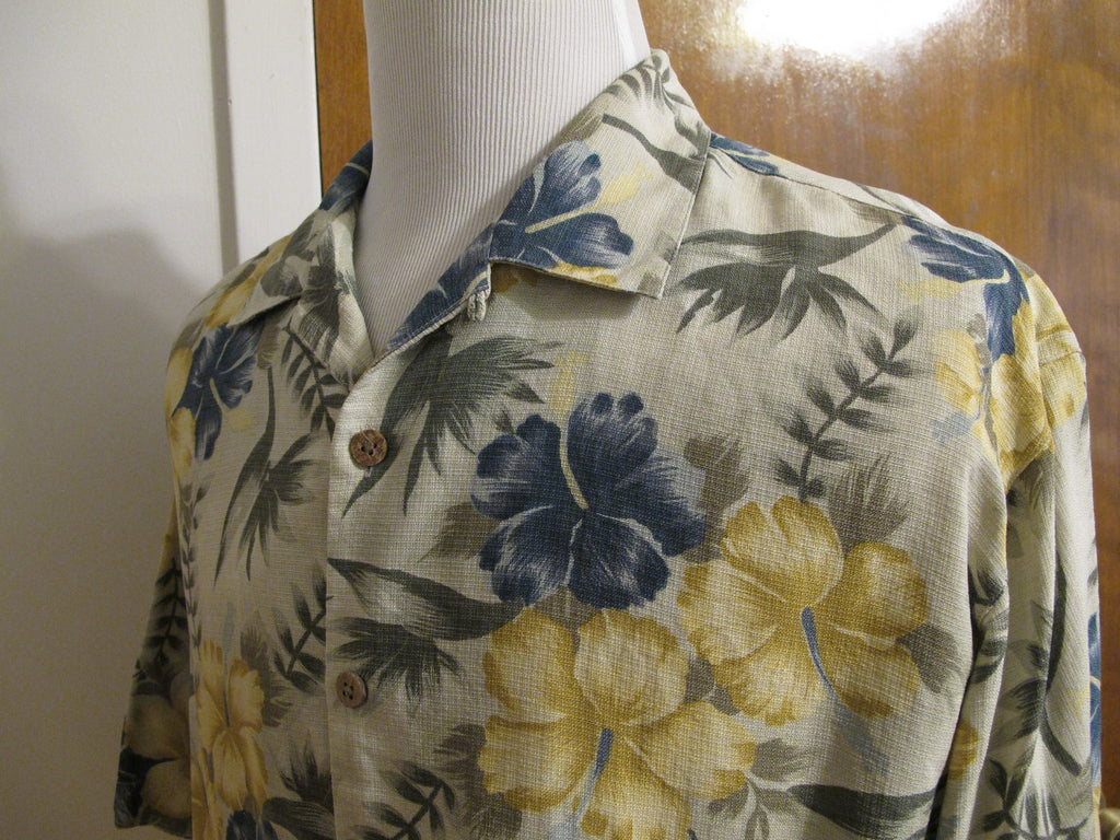 Tommy Bahama Men's Silk Multi Color Blue Yellow Green Shirt Size Large Very Nice