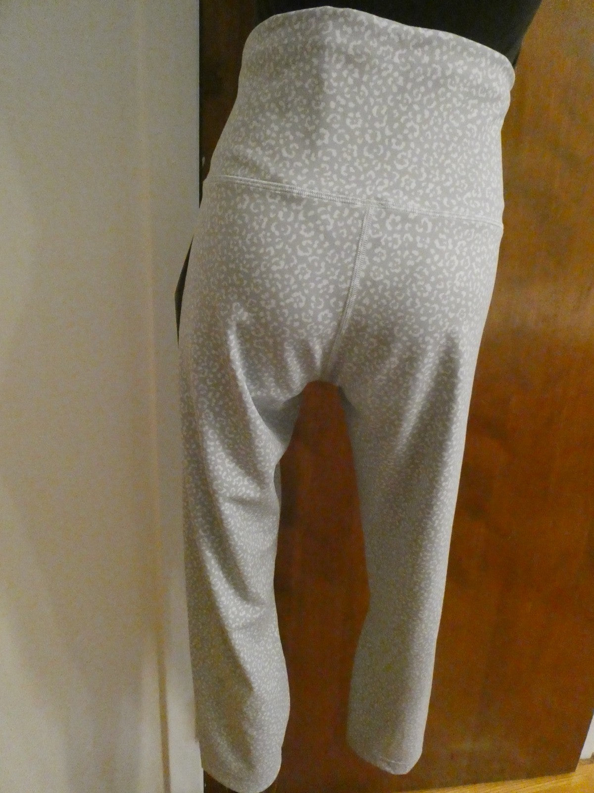 Lululemon Women Wunder Train High-Rise Crop 23" White/Gray Sz 14
