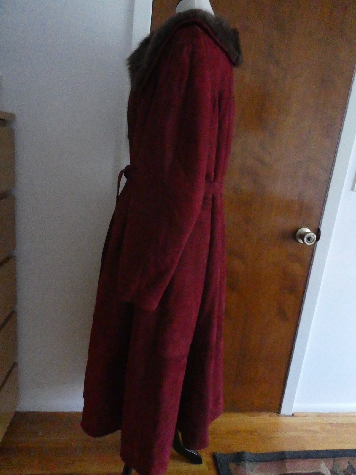 Women's Wine Shearling Sheepskin Long Winter Coat Spain 38 US 8 Runs big US 12