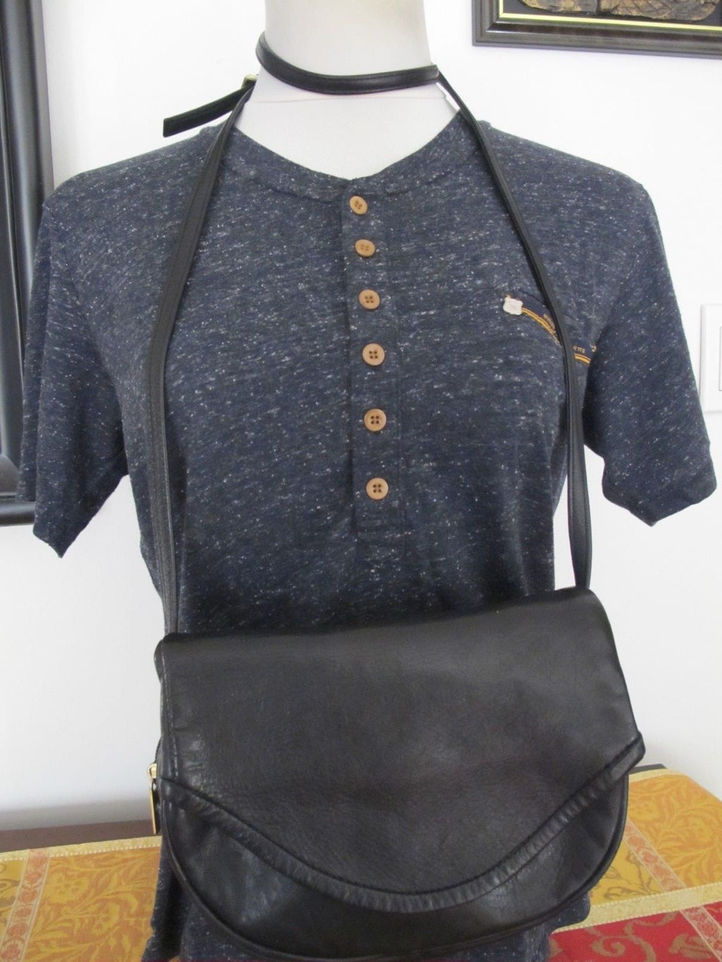 Tignanello Vintage Women's Black Genuine Leather Crossbody Side Pockets Handbag