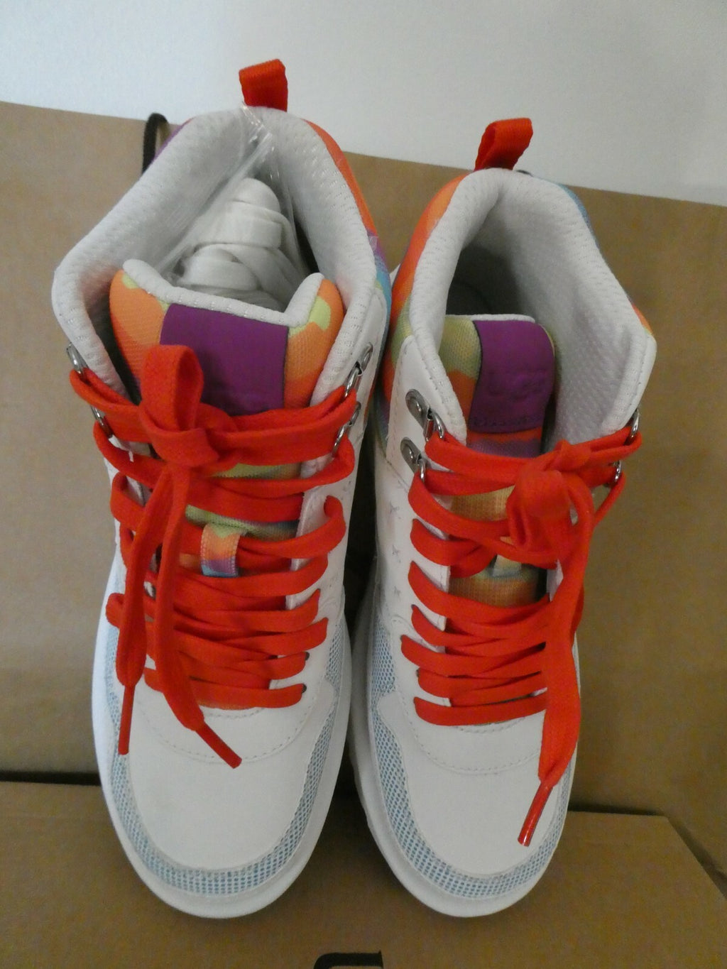 Ugg Australia Women’s Highland Multi Color Hi Top Sneakers Cali Collage 6.5, 11