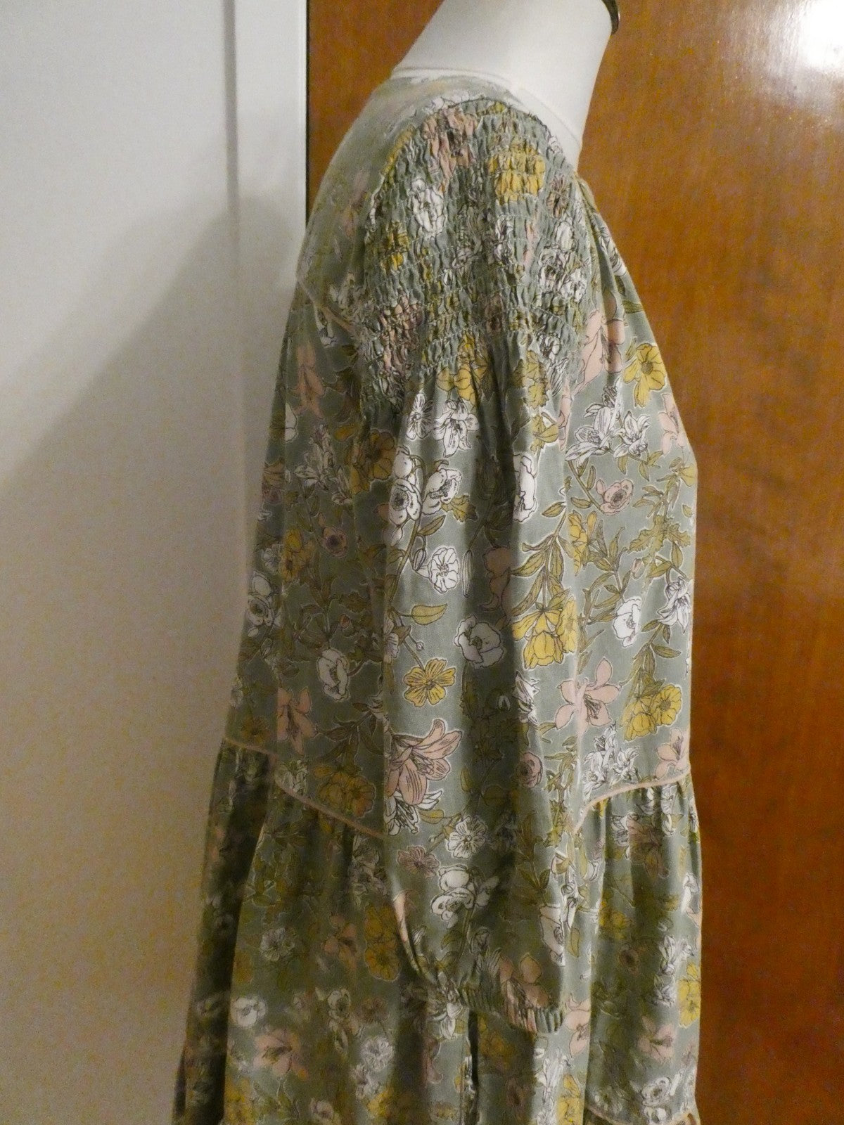 Cynthia Rowley Floral Print ¾ Sleeves Tiered Dress Sz Small 55% Linen 45% Rayon