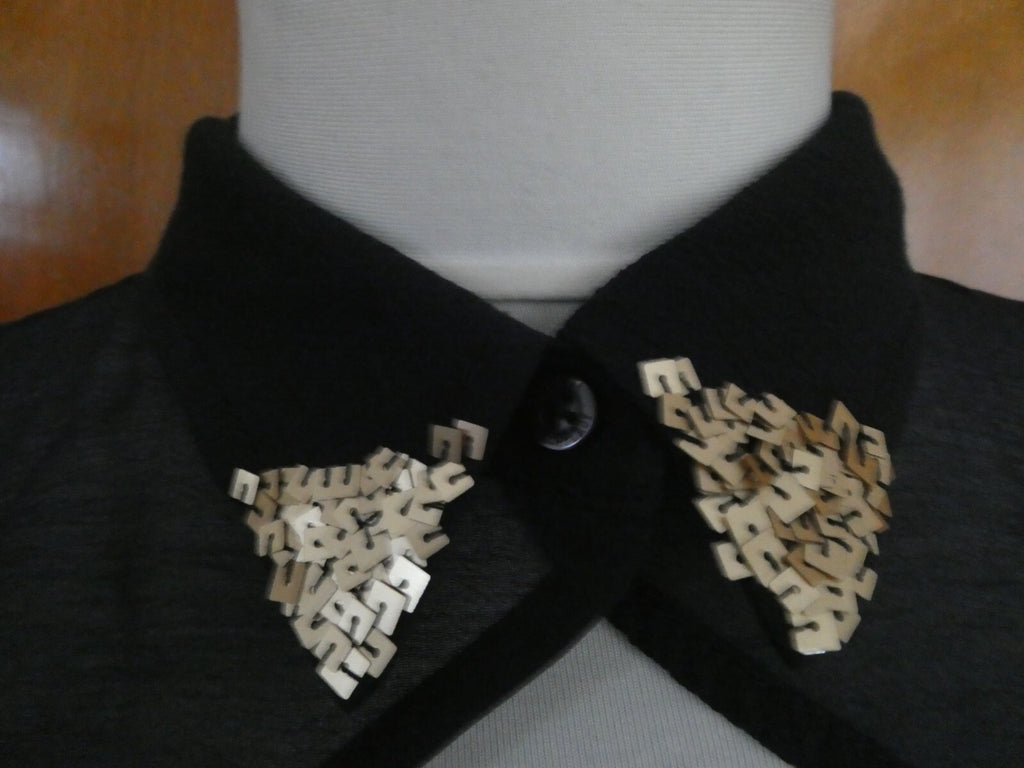 Rachel Roy black lined decorated embellished evening blouse sz 12 (fits size 10)