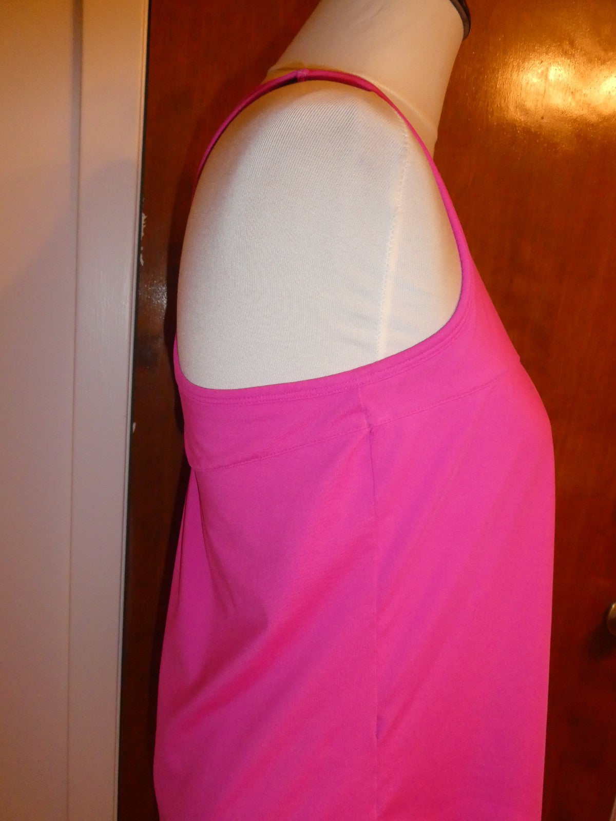 Athleta Women’s Pink Tank Top Large Sleeveless Racerback Ruffle Hem Stretch