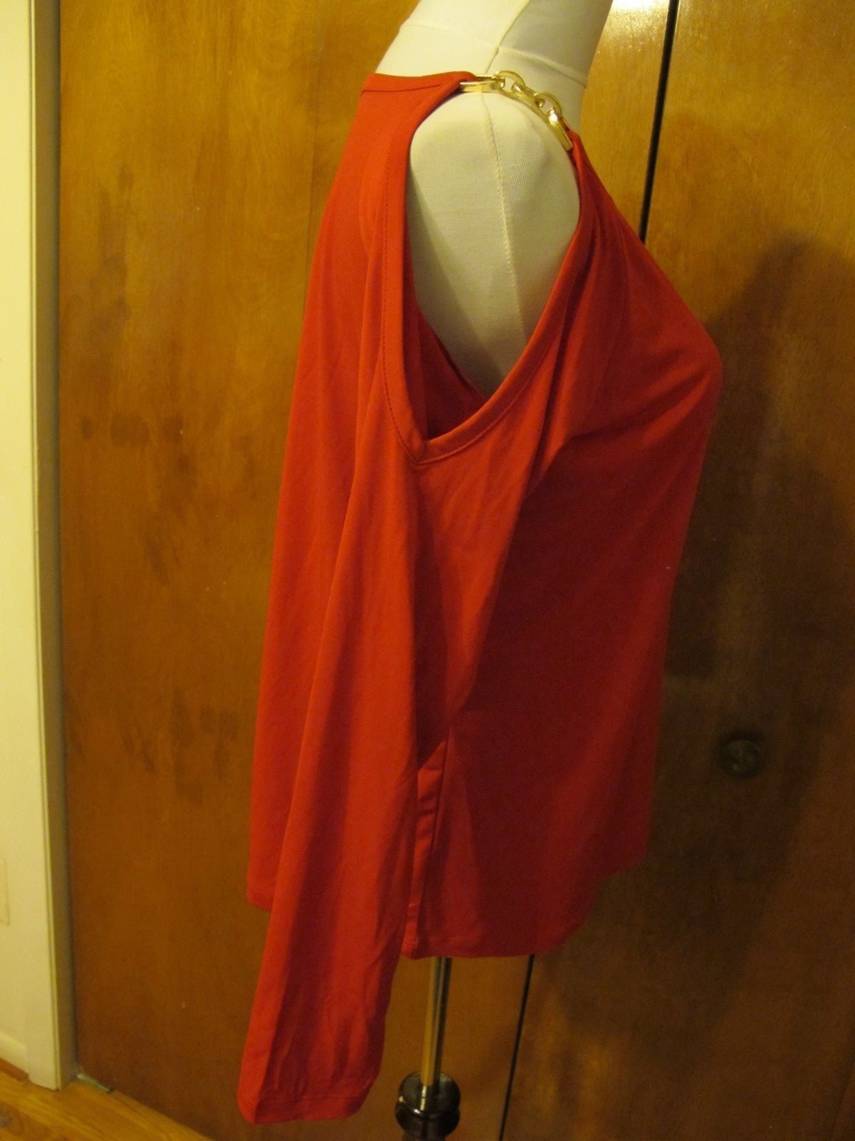 Michael Kors women’s red chain trim gold shoulder top New